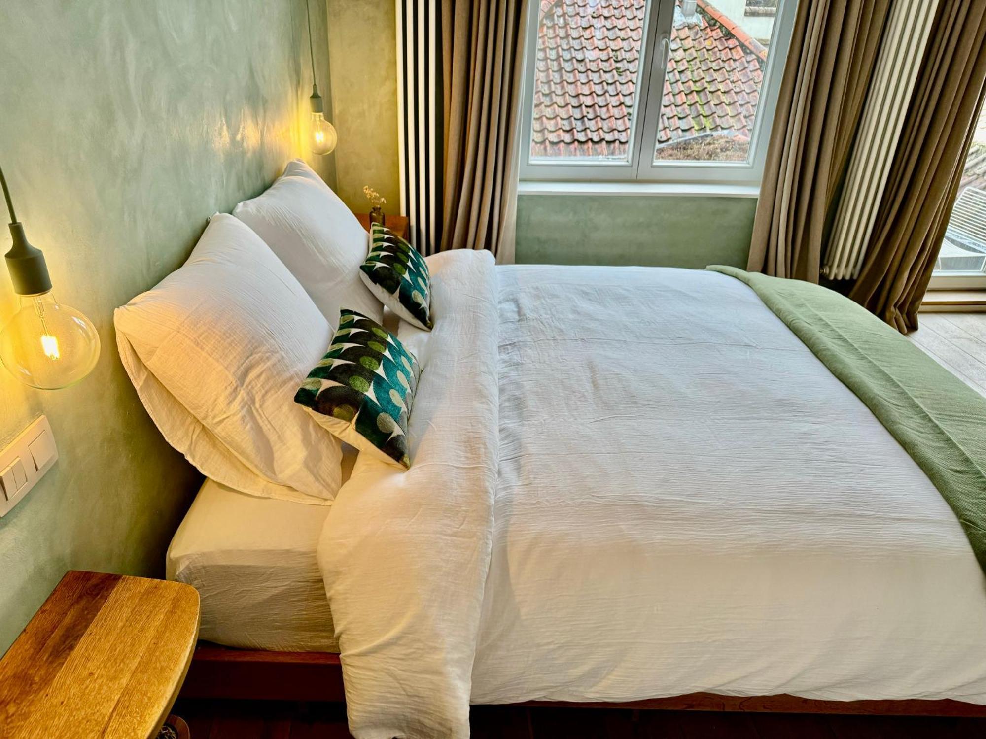 ブルージュ Sleeping Swan Bed & Breakfast エクステリア 写真